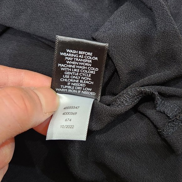 Torrid V Neck Short Sleeve Black Wrinkle-free Top Shirt Size 4X - Picture 6 of 7